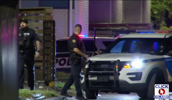 Bé gái 10 tuổi bắn chết người xô xát với mẹ mình: 'Bác ấy lẽ ra không nên đánh mẹ cháu'