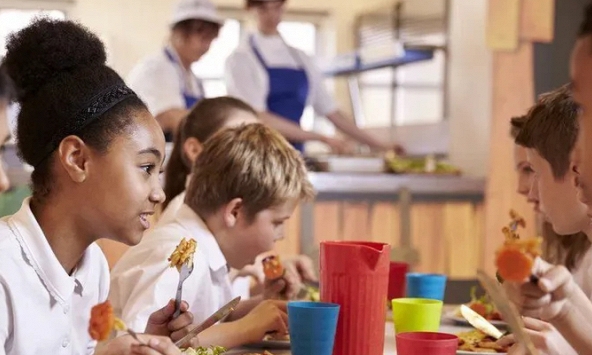 Anh lo lắng học sinh có thể bị đói 