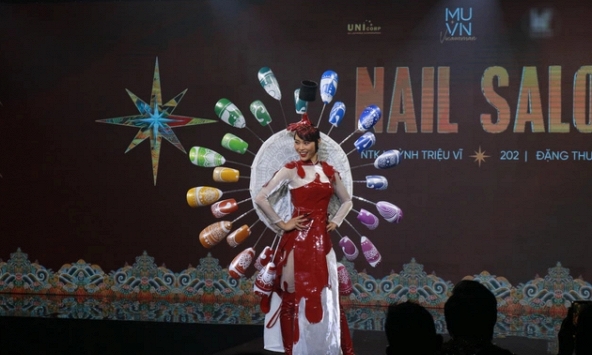 Trang phục dân tộc tại Miss Universe Việt Nam 2022: lấy ý tưởng từ nghề nail, ve chai, bánh tráng...