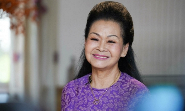 Danh ca Khánh Ly khẳng định sẽ không xem phim Em và Trịnh