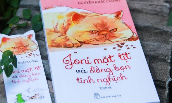 Truyện dài về chú mèo tinh nghịch của một nhà báo