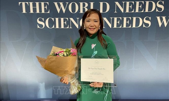 UNESCO tôn vinh nữ khoa học trẻ Việt Nam Hồ Thị Thanh Vân