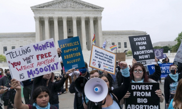 Instagram xóa và gán nhãn “nội dung nhạy cảm” các nội dung có từ 'phá thai'