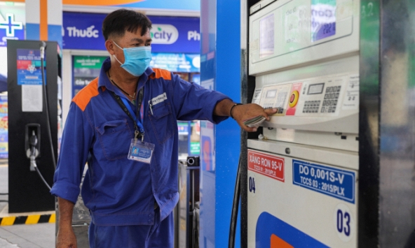Giá xăng dầu có thể giảm đến hơn 6.000 đồng/lít nếu giảm 3 loại thuế