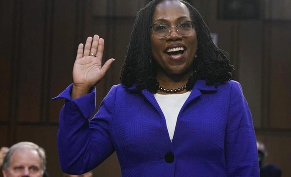 Nữ thẩm phán da màu đầu tiên nhậm chức tại Tòa án Tối cao Mỹ