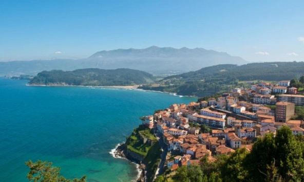 Cảnh sát triệt hạ nhóm tội phạm lừa đảo khách du lịch tại Tây Ban Nha 