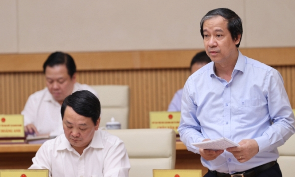 Bộ trưởng Bộ Giáo dục và Đào tạo đề xuất miễn toàn bộ học phí cấp hai từ 2022