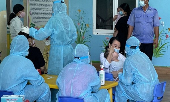 Bộ Y tế nêu nguyên nhân gần 9.400 nhân viên y tế xin thôi việc, nghỉ việc trong 18 tháng qua