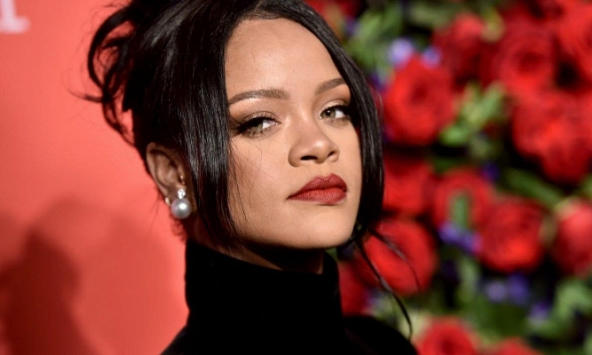 Rihanna trở thành nữ tỷ phú tự thân trẻ nhất nước Mỹ