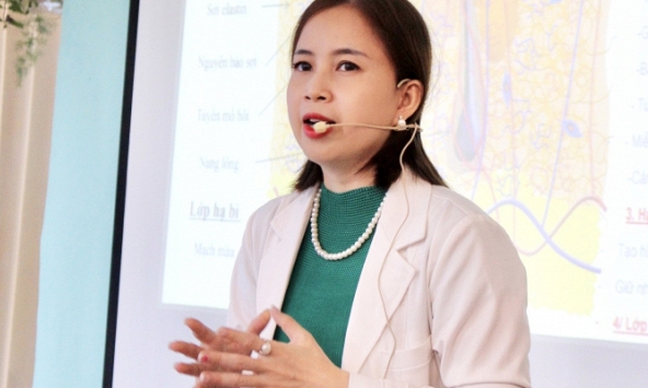 Chuyên gia da liễu Nguyễn Thị Tuyết Nhung và hành trình đem tri thức chuẩn hóa ngành thẩm mỹ