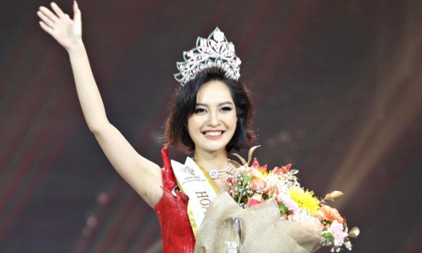 Cô gái Tày Nông Thúy Hằng đăng quang Hoa hậu các Dân tộc Việt Nam 2022