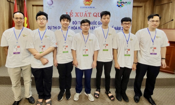 Lần đầu tiên Việt Nam có học sinh lớp 10 giành Huy chương Vàng Olympic Vật lý Quốc tế