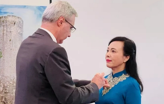 Nguyên Bộ trưởng Y tế Nguyễn Thị Kim Tiến lần thứ 2 nhận Huân chương Bắc đẩu Bội tinh