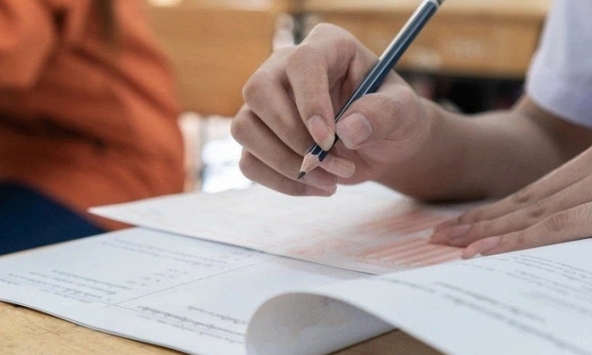 Bộ GD-ĐT nói gì về vụ việc thí sinh bị 0 điểm môn tiếng Anh vì ngủ quên?