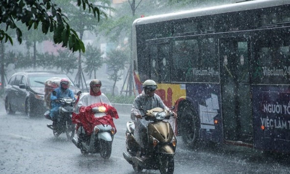 Phía Đông Bắc Bộ và Thủ đô Hà Nội có mưa rào và dông vài nơi