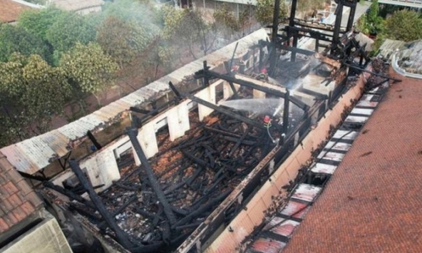 Cảnh sát PCCC&CNCH Hà Nội cảnh báo nguy cơ cháy nổ từ việc thắp hương, đốt vàng mã