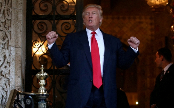 Ông Donald Trump kích hoạt hơn 440 lần tu chính án thứ 5