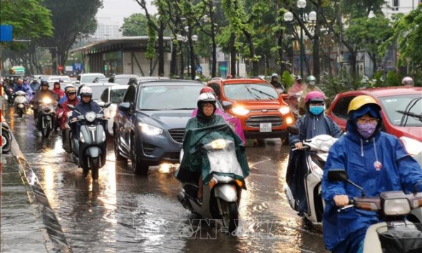 Mùa đông ở miền Bắc đến sớm, cảnh báo mưa lớn dồn dập ở Trung Bộ, Nam Bộ