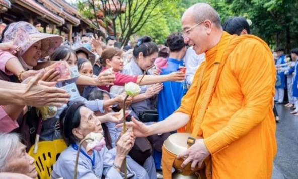 Chùa Ba Vàng và những lần gây tranh cãi