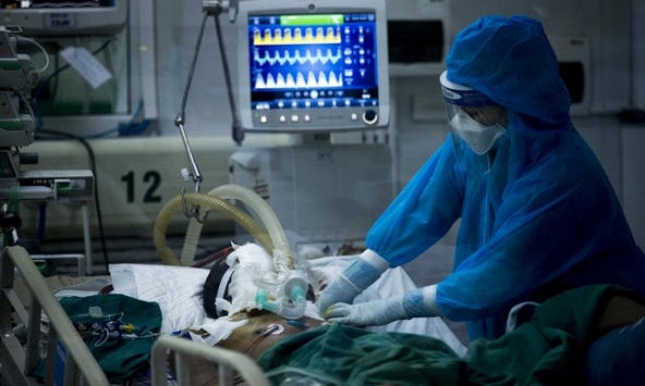 Số ca mắc và tử vong vì COVID-19 tăng trở lại