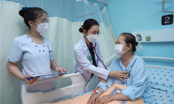 Chuyên gia cảnh báo: người cao tuổi dễ bị rối loạn giấc ngủ, trầm cảm và lo âu do những di chứng tâm lý sau khi điều trị COVID-19