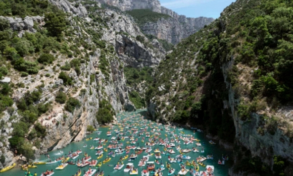 Quá tải du lịch: Những hình ảnh bóc trần hiện thực cay đắng của loạt thắng cảnh 'triệu like'