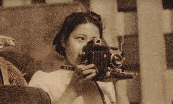 Tsuneko Sasamoto: Huyền thoại báo ảnh