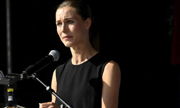 Nữ thủ tướng Phần Lan nghẹn ngào: 'Tôi cũng là con người mà!'