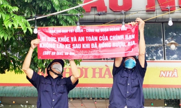 Hà Nội lập tổ xe ôm miễn phí đưa khách nhậu say về nhà