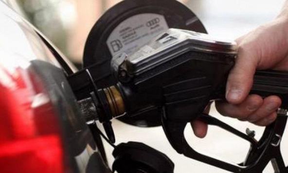 Giá xăng nhập lại giảm về mức 22.000 đồng/lít
