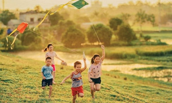 Câu bóng nắng ngày thơ