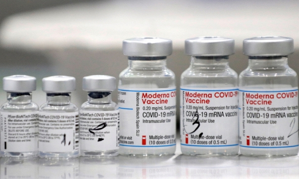 Châu Âu phê duyệt vắc xin chống biến thể Omicron