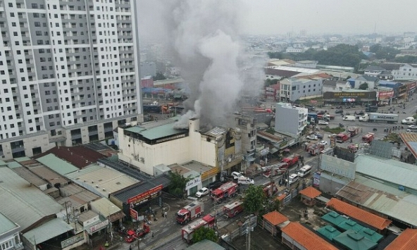 12 người xác định tử vong trong vụ cháy quán karaoke ở Bình Dương