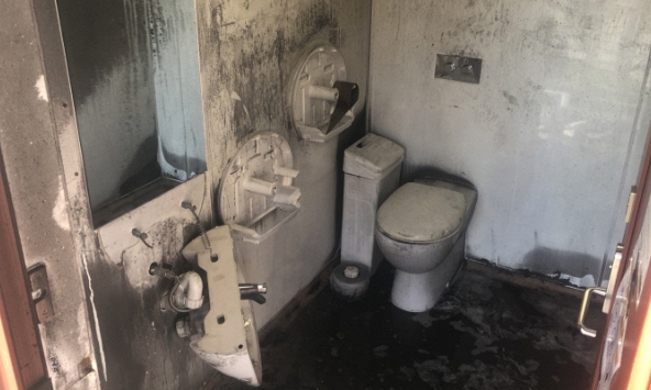 Khi xảy ra hỏa hoạn có nên trú ẩn trong nhà vệ sinh?