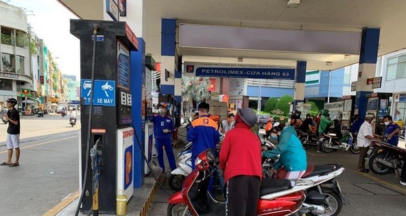 Giá xăng có thể giảm mạnh về 22.000 đồng/lít