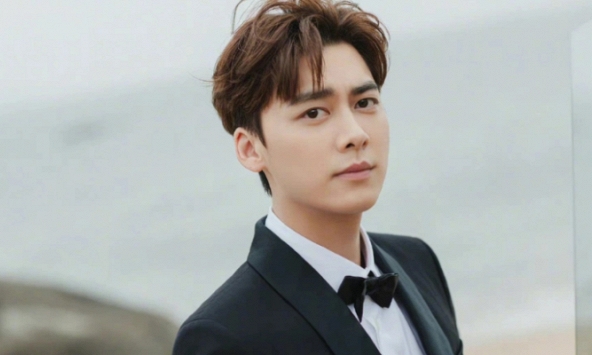 Lý Dịch Phong sụp đổ hình tượng vì ồn ào mua dâm 