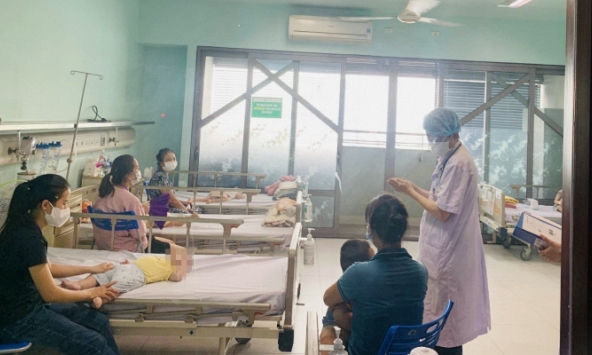 Khi nào trẻ nhiễm virus Adeno cần nhập viện điều trị nội trú ngay?