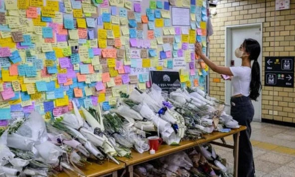 Nữ nhân viên bị sát hại trong toilet công cộng, phụ nữ Hàn Quốc sợ hãi mua dụng cụ tự vệ