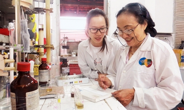 GS.TS Nguyễn Kim Phi Phụng: Người phụ nữ đi tìm những phương thuốc quý từ cỏ cây Việt Nam