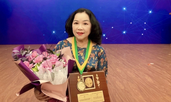 Nữ giáo sư hết lòng vì nông sản Việt