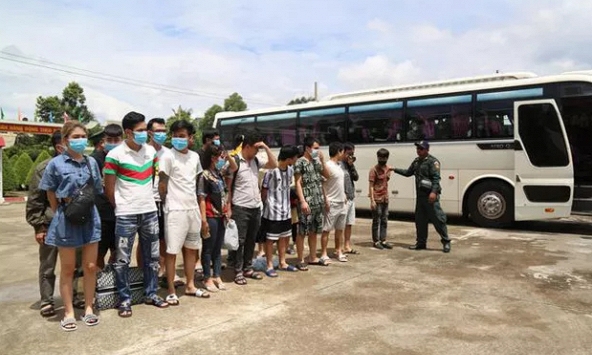 Tiếp nhận 78 công dân từ Campuchia về nước, phát hiện 1 đối tượng bị truy nã quốc tế