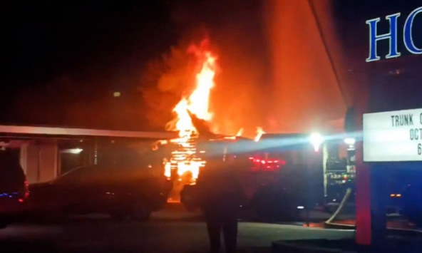 Máy bay đâm vào tòa chung cư ở Mỹ, toàn bộ hành khách thiệt mạng