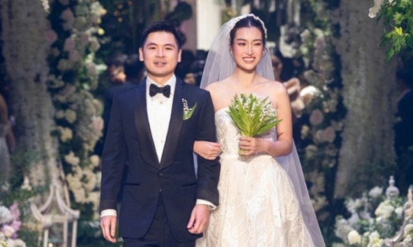 Loạt váy cưới ấn tượng của các cô dâu Vbiz 