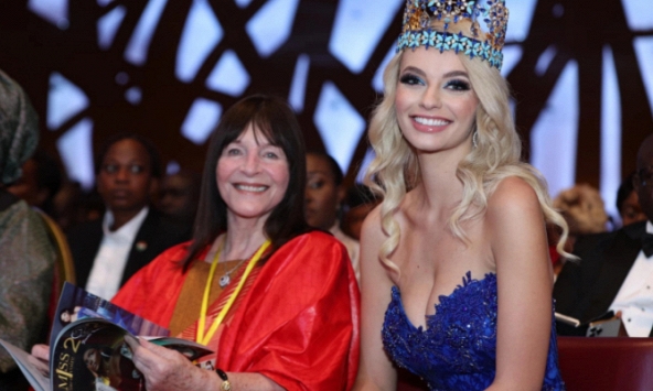 Ai đứng sau 6 đấu trường sắc đẹp lớn nhất hành tinh?