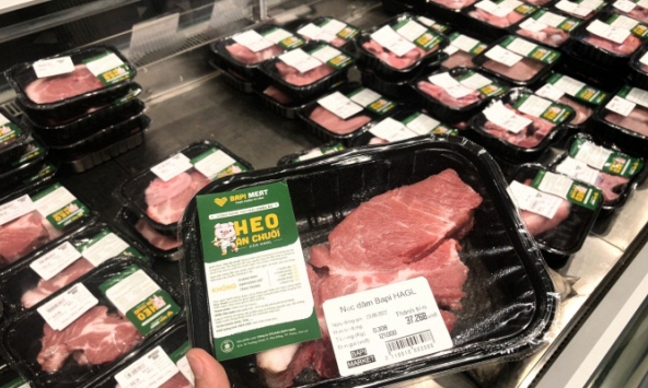 Bầu Đức mở trang thương mại điện tử bán heo ăn chuối