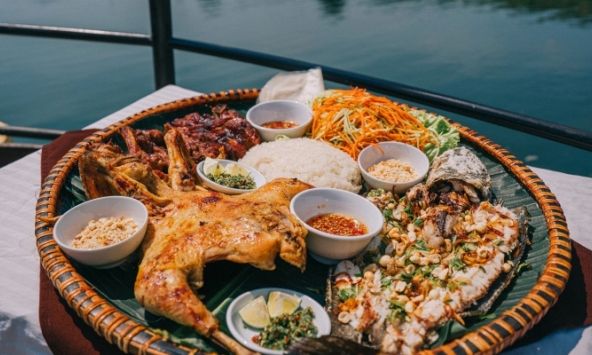 Gà nướng chấm muối cheo: Đặc sản nức tiếng xứ Quảng