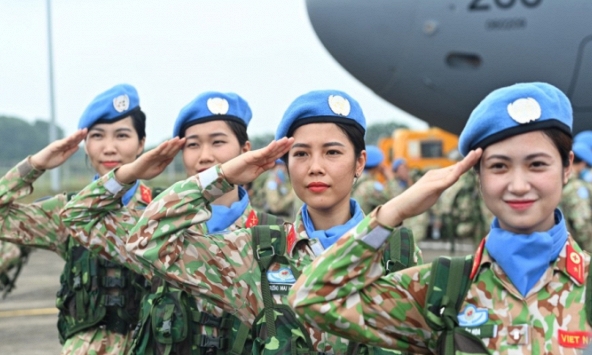 Phó tổng thư ký Liên Hiệp Quốc: Nữ quân nhân gìn giữ hòa bình là hình mẫu đặc biệt