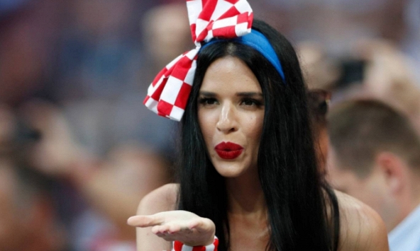 Lý do World Cup 2022 không khai thác hình ảnh gợi cảm của các CĐV nữ?