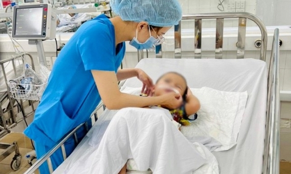 90 ngày đêm cứu bé 3 tuổi thoát khỏi nguy kịch do cúm B