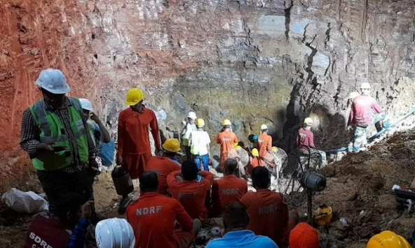 Những vụ giải cứu trẻ em rơi xuống giếng sâu trên thế giới